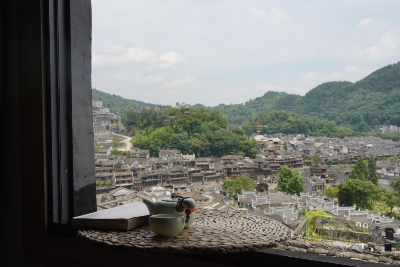 Hotel Yun 起 Iju 庭院 观 Jing 民宿 Fenghuang Esterno foto