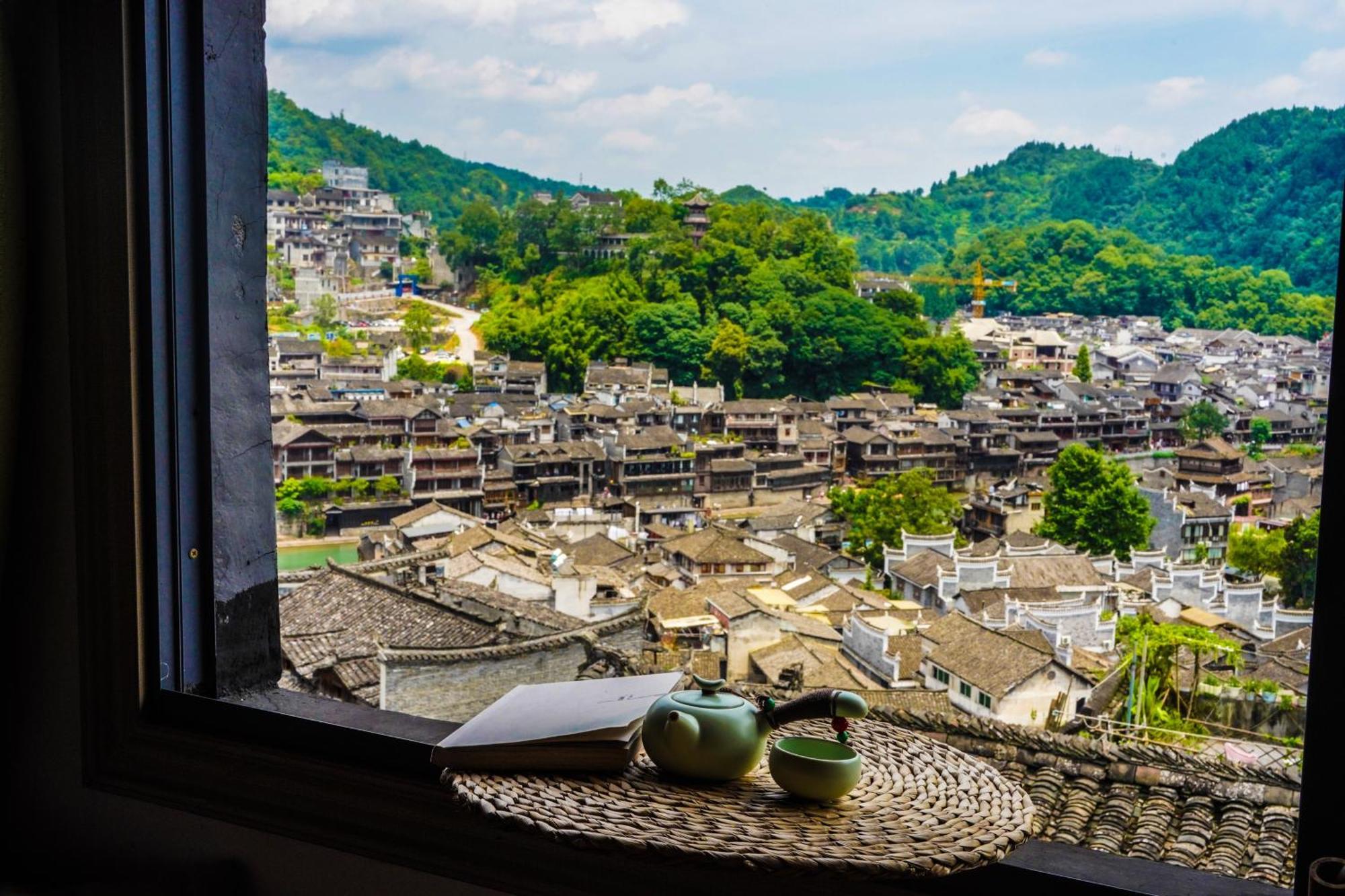 云起山居庭院观景民宿 Fenghuang Esterno foto